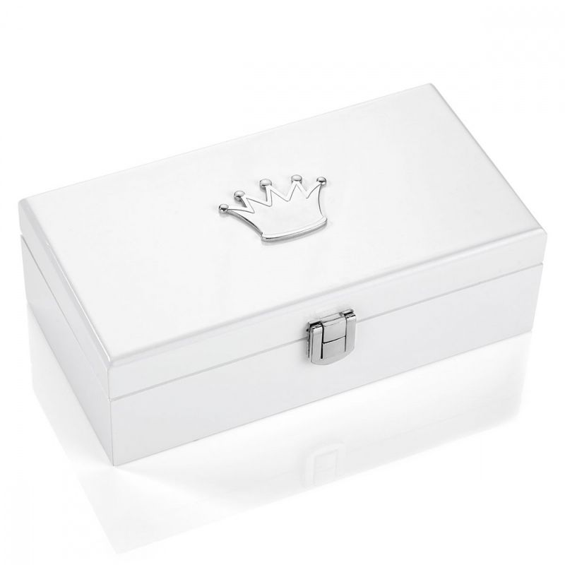 Hvitlakkert smykkeskrin med krone