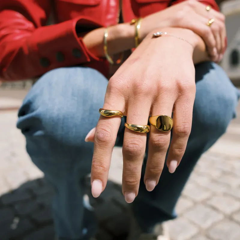 Frida Leonore  Rise ring i forgylt stål