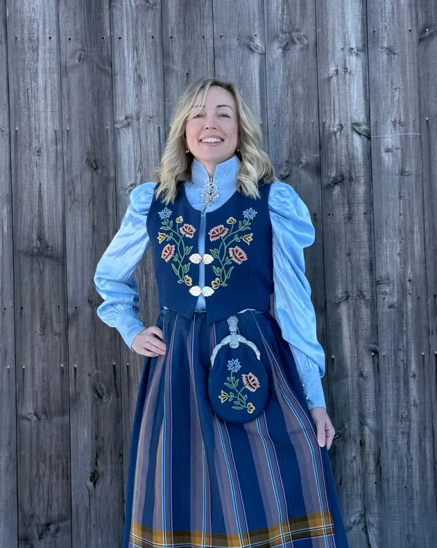 NORDlysblusen lyseblå