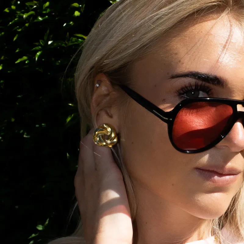 Frida Leonore Kindred studs i forgylt stål