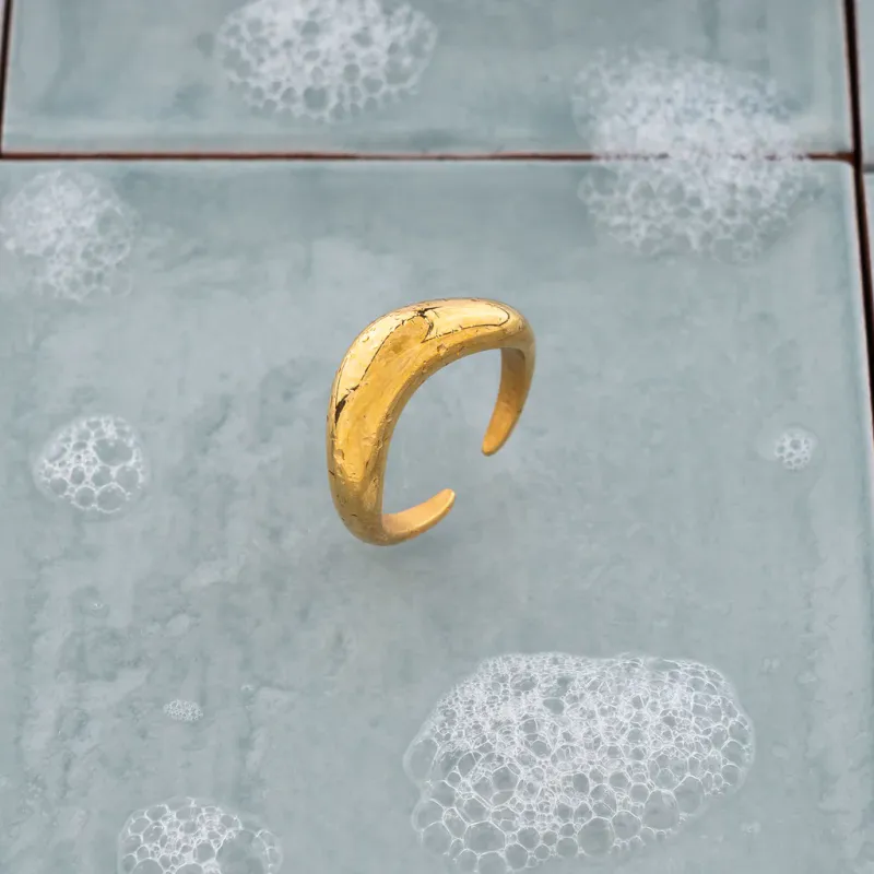 Frida Leonore  Nova ring i forgylt stål