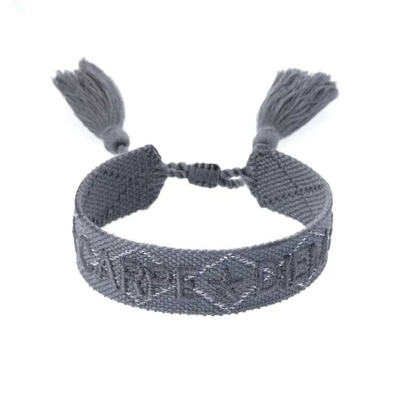 DARK Vevd vennskaps armbånd carpe diem grå
