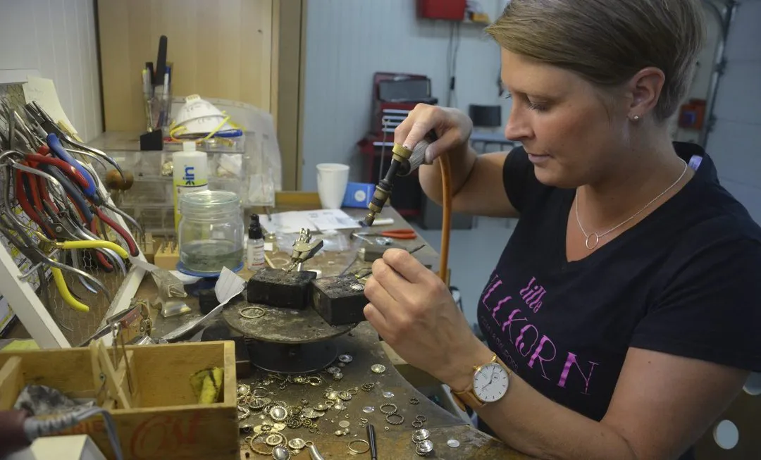 vi graverer i eget verksted